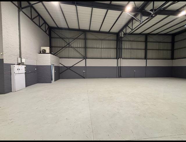 519M² WAREHOUSE TO LET IN STIKLAND INDUSTRIAL